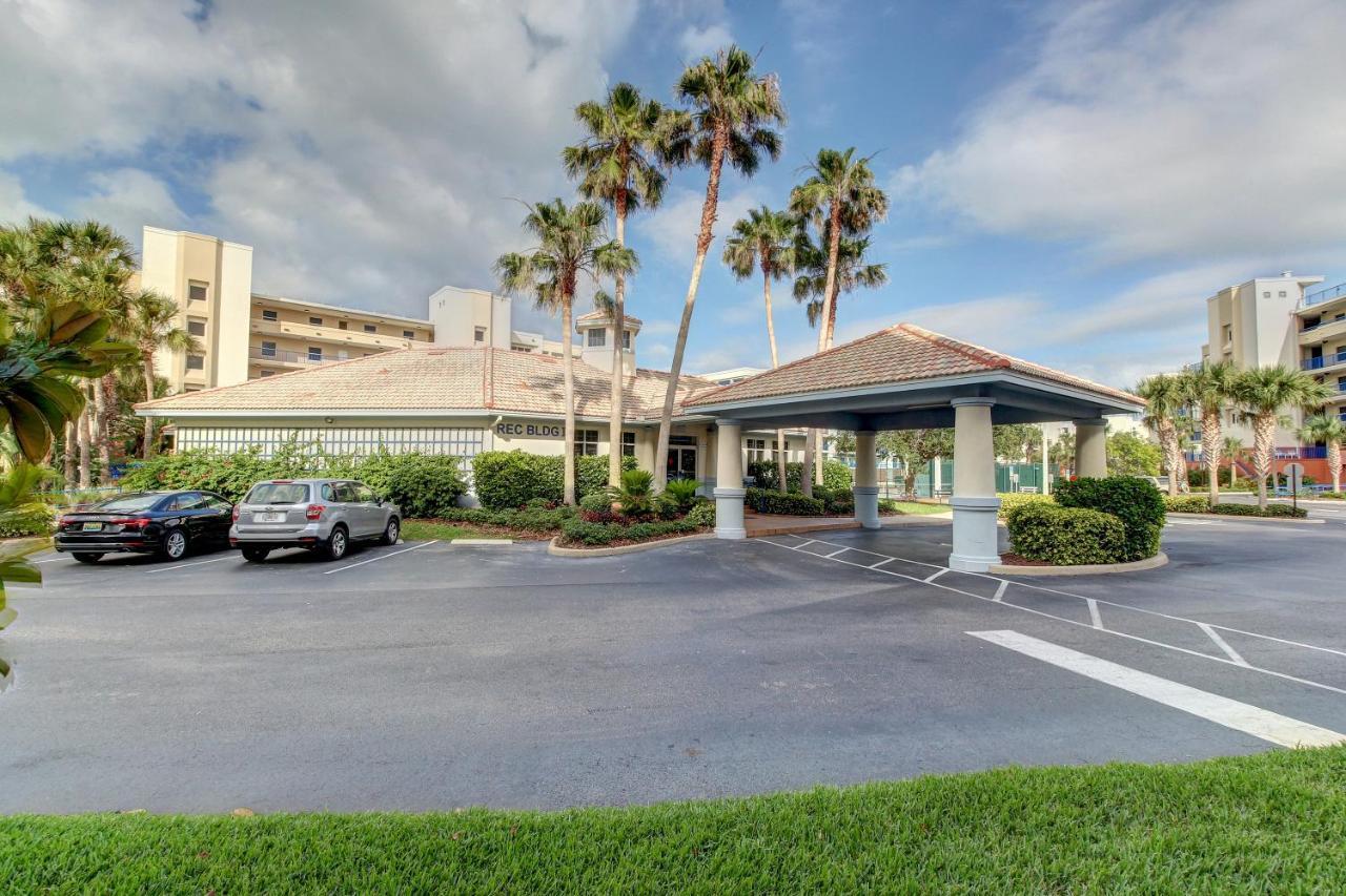 Oceanwalk Condos Bethune Beach Exterior foto